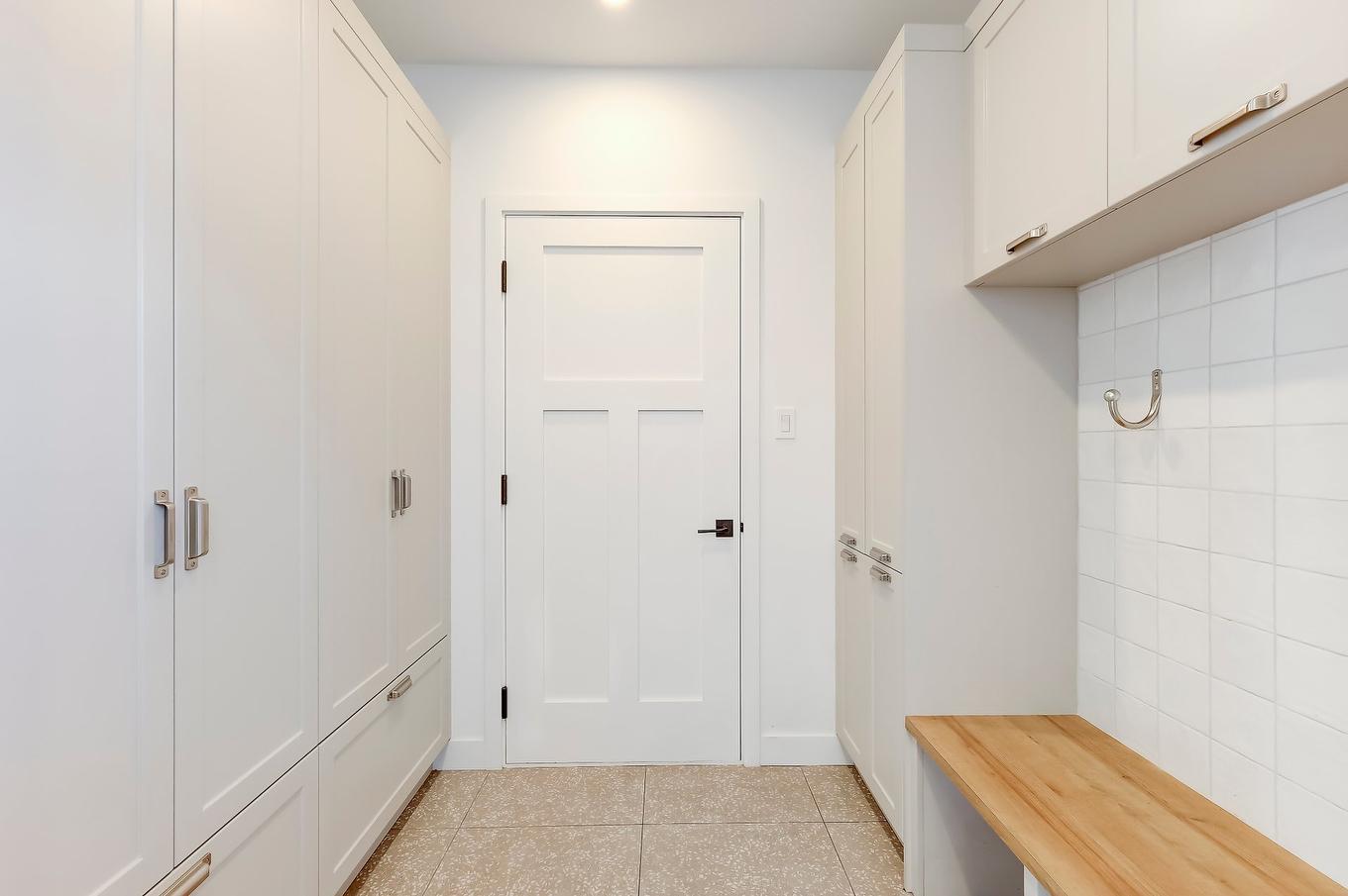 Hall d'entrée/Vestibule - 530 Rue Pierre-Lebeau, Farnham, QC - Indoor Photo Showing Other Room