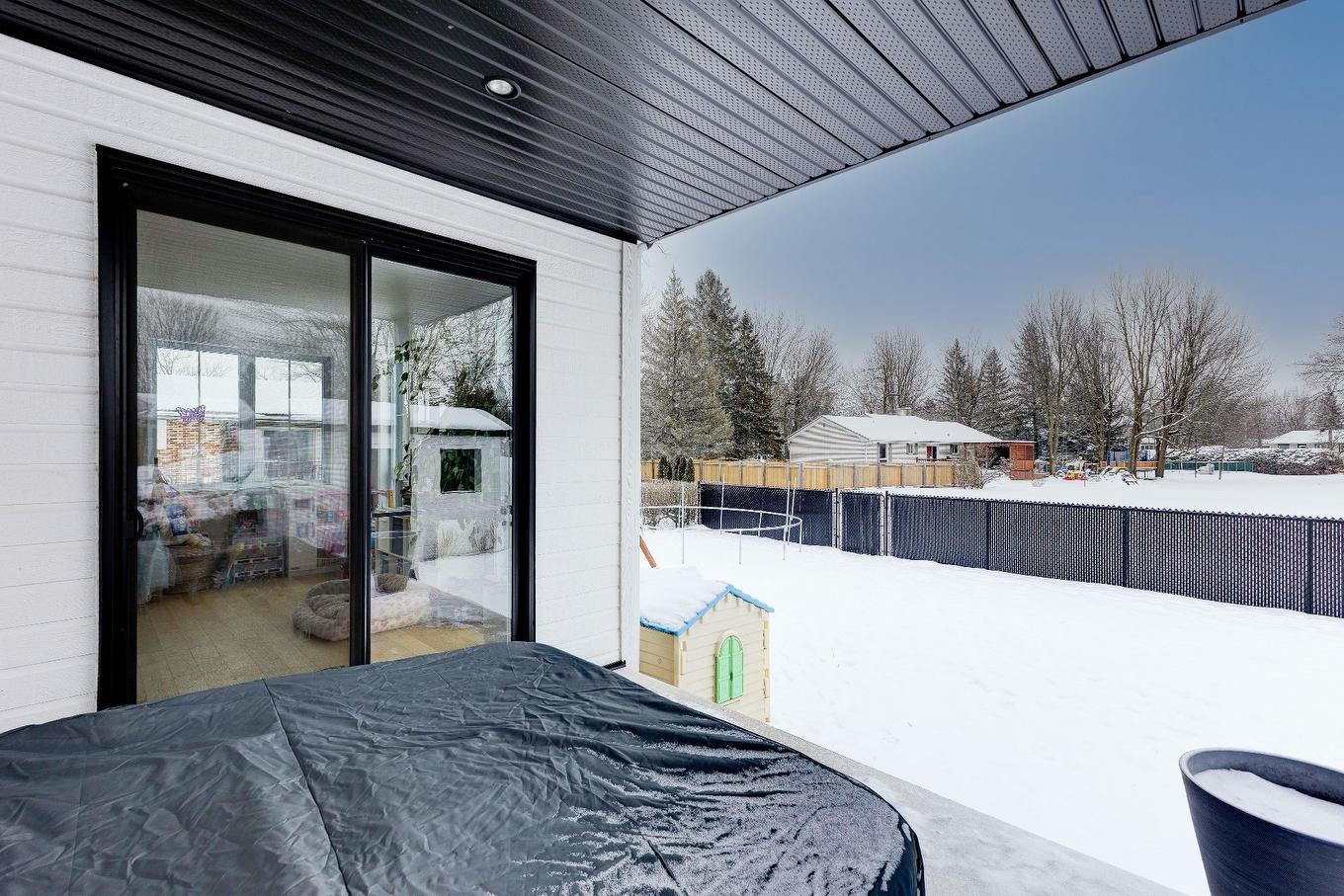 Balcon - 530 Rue Pierre-Lebeau, Farnham, QC - Outdoor With Exterior