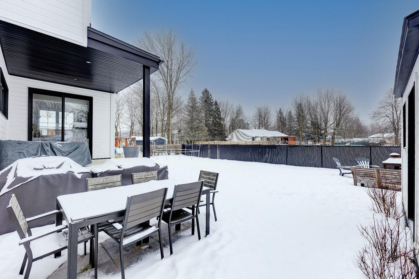 Terrasse - 530 Rue Pierre-Lebeau, Farnham, QC - Outdoor