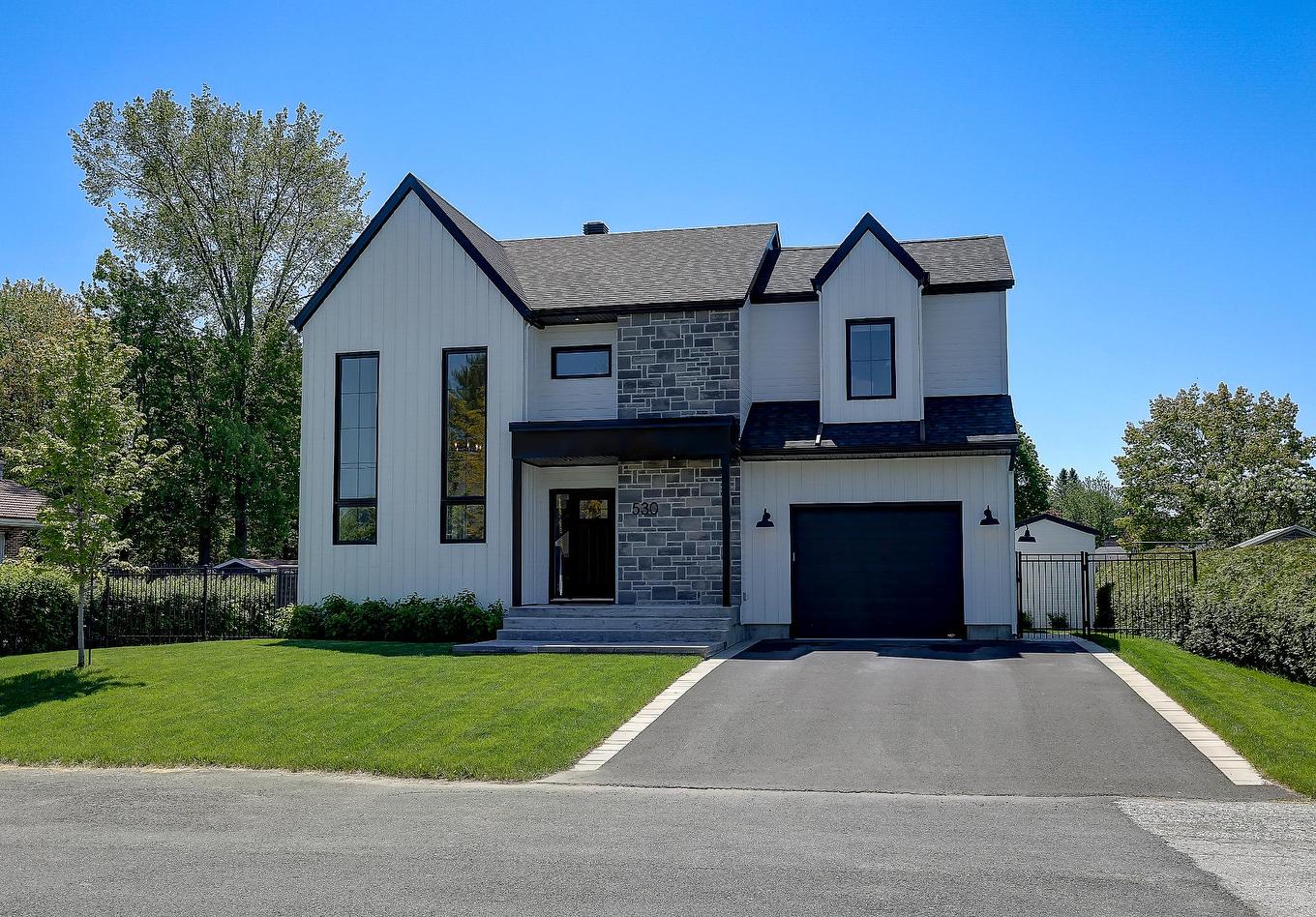 Façade - 530 Rue Pierre-Lebeau, Farnham, QC - Outdoor With Facade