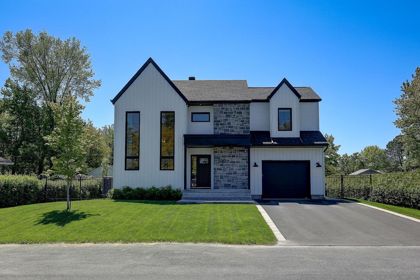 Façade - 530 Rue Pierre-Lebeau, Farnham, QC - Outdoor With Facade