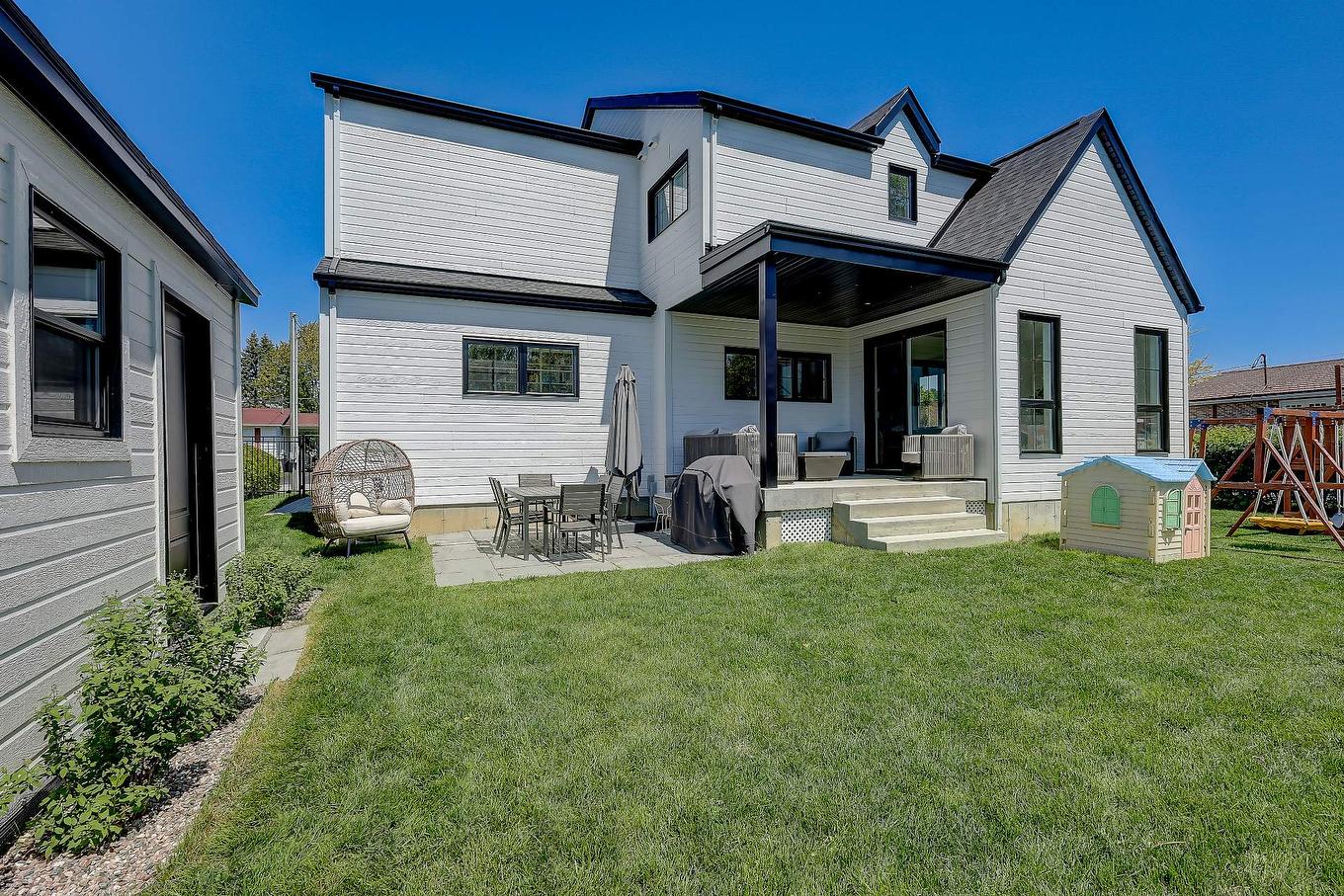 Face arrière - 530 Rue Pierre-Lebeau, Farnham, QC - Outdoor With Deck Patio Veranda