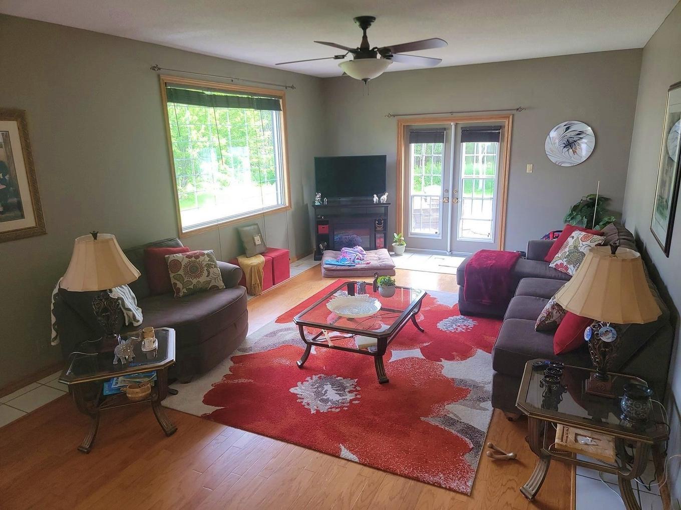 104 Centennial Drive, Schreiber, ON - Indoor Photo Showing Living Room