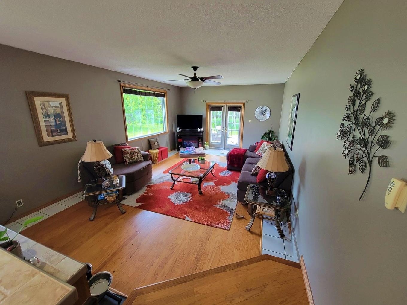 104 Centennial Drive, Schreiber, ON - Indoor Photo Showing Living Room