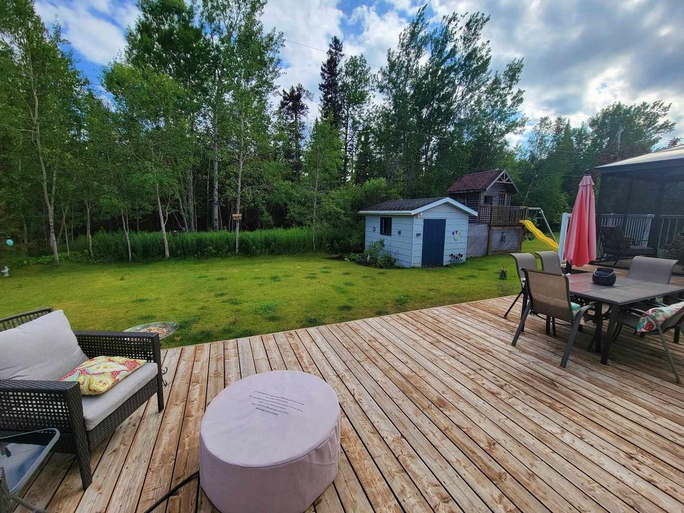 104 Centennial Drive, Schreiber, ON - Outdoor With Deck Patio Veranda