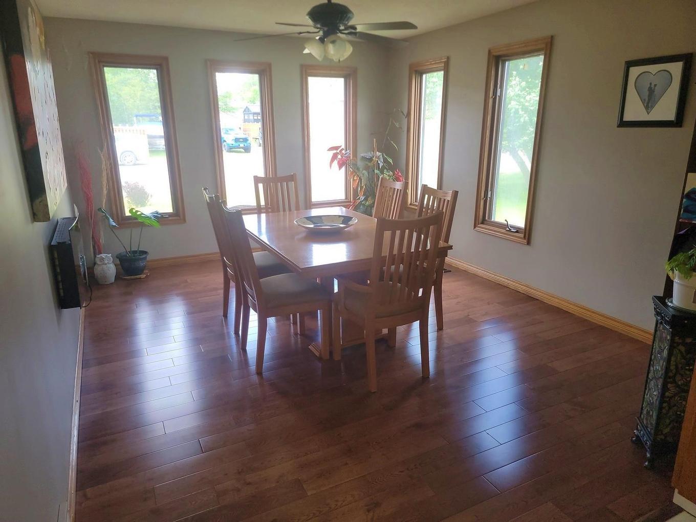 104 Centennial Drive, Schreiber, ON - Indoor Photo Showing Dining Room