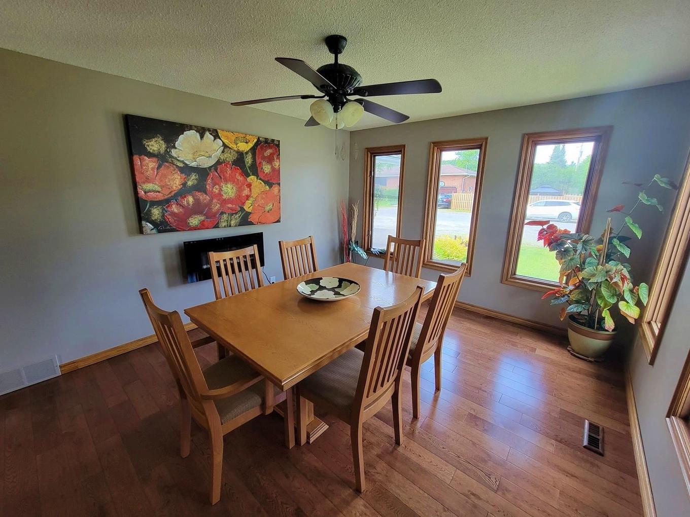 104 Centennial Drive, Schreiber, ON - Indoor Photo Showing Dining Room