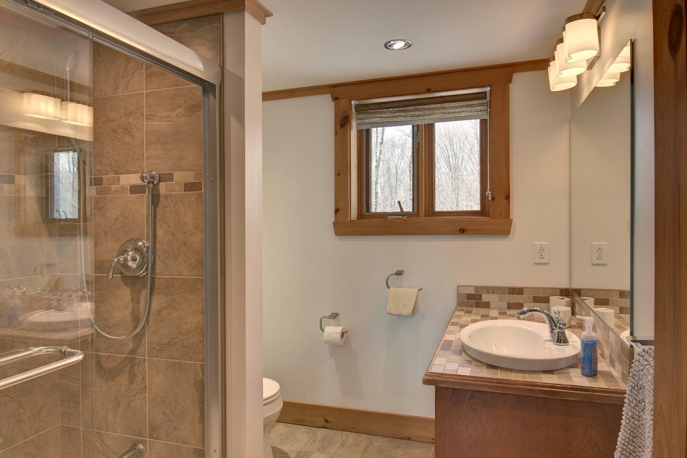 Bathroom - 615 Ch. Des Chantiers, Labelle, QC - Indoor Photo Showing Bathroom