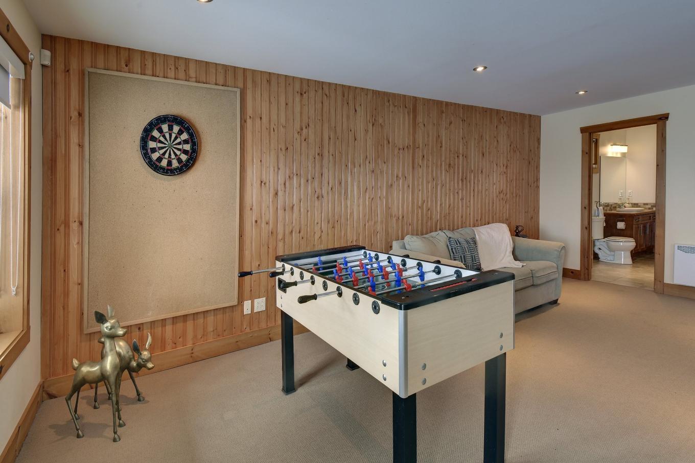 Family room - 615 Ch. Des Chantiers, Labelle, QC - Indoor Photo Showing Other Room