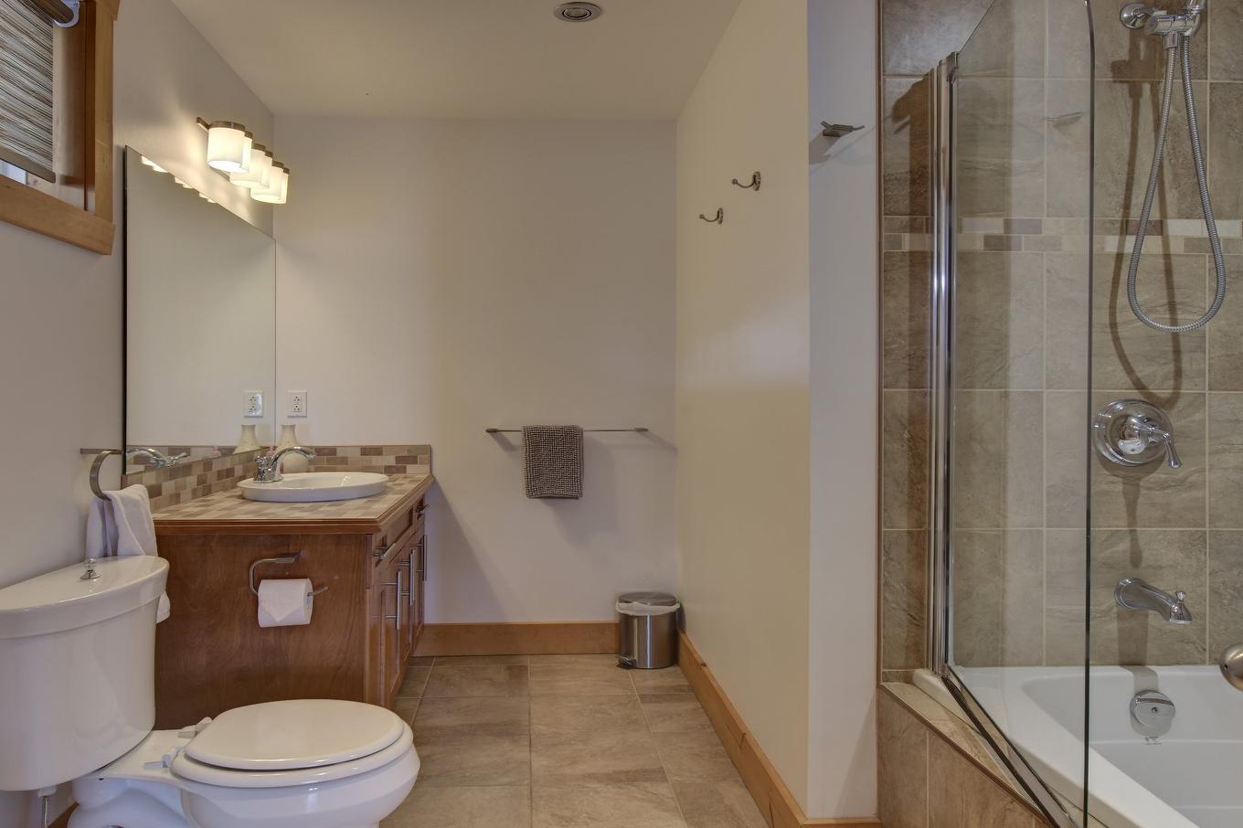 Bathroom - 615 Ch. Des Chantiers, Labelle, QC - Indoor Photo Showing Bathroom