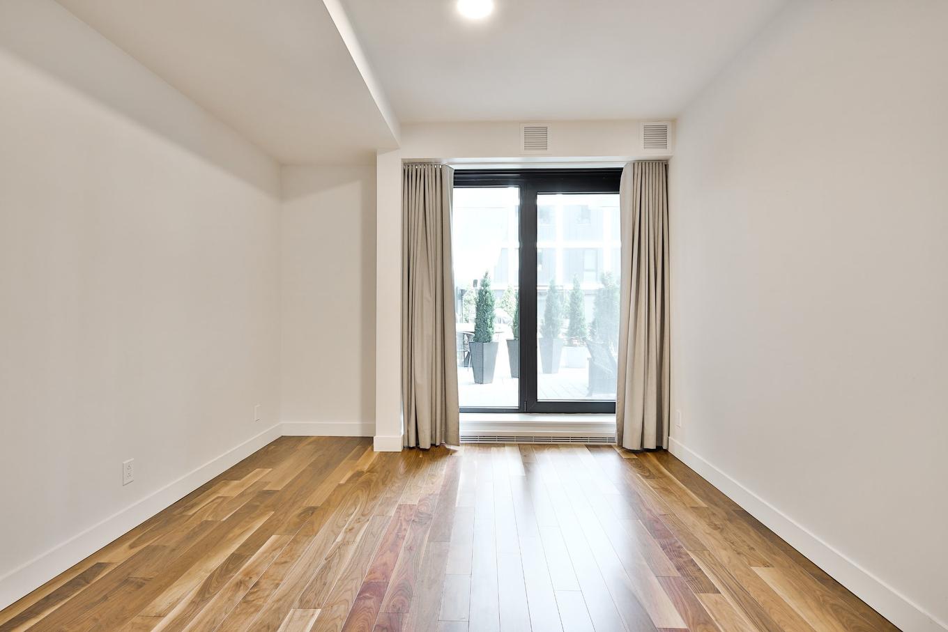 Chambre à coucher principale - 104-11 Côte Du Vésinet, Montréal (Outremont), QC - Indoor Photo Showing Other Room