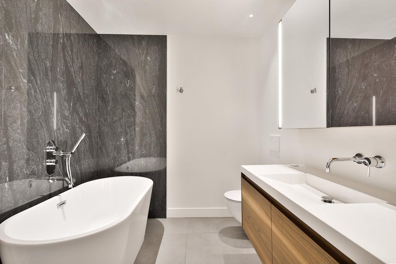 Salle de bains - 104-11 Côte Du Vésinet, Montréal (Outremont), QC - Indoor Photo Showing Bathroom