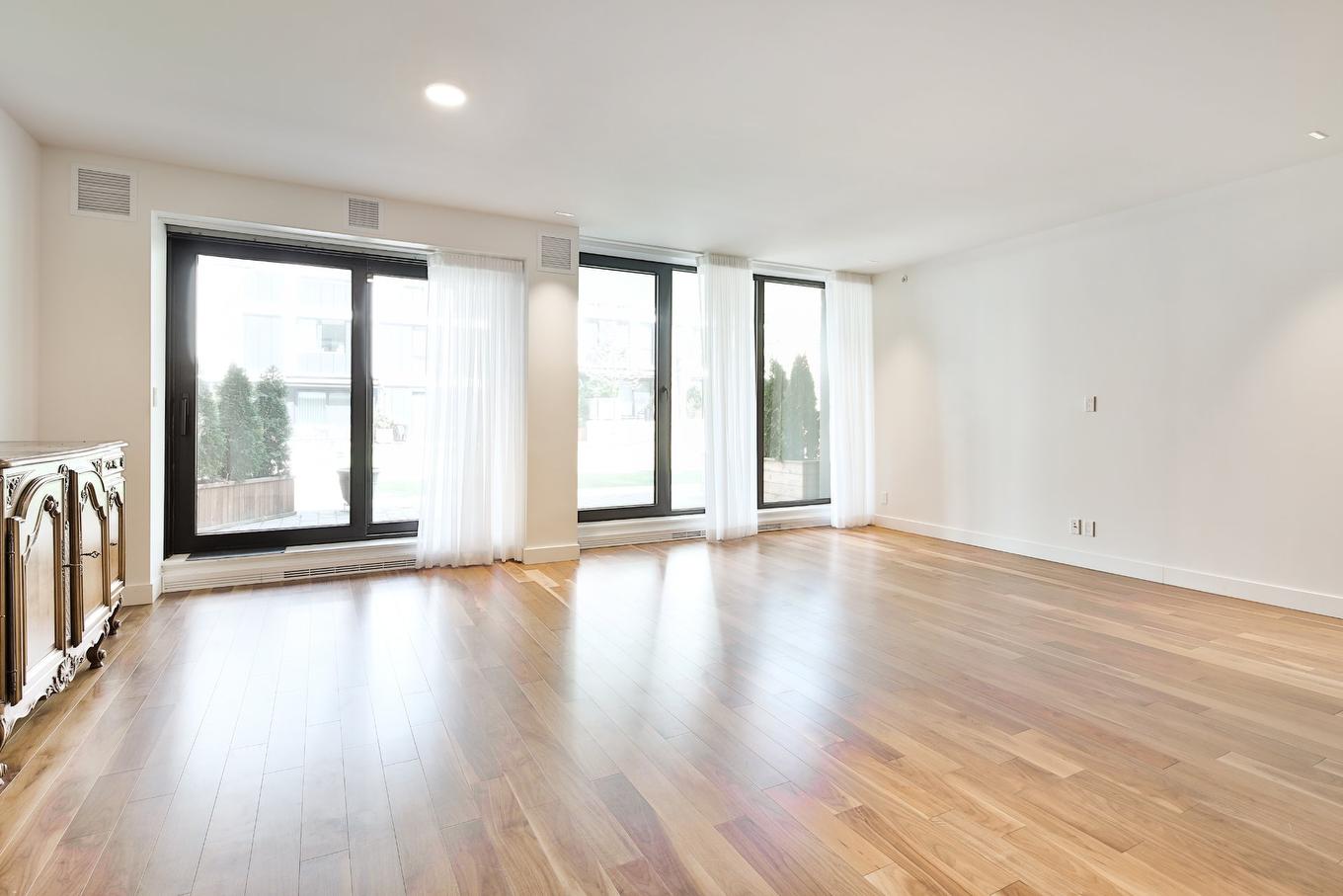 Salon - 104-11 Côte Du Vésinet, Montréal (Outremont), QC - Indoor Photo Showing Other Room