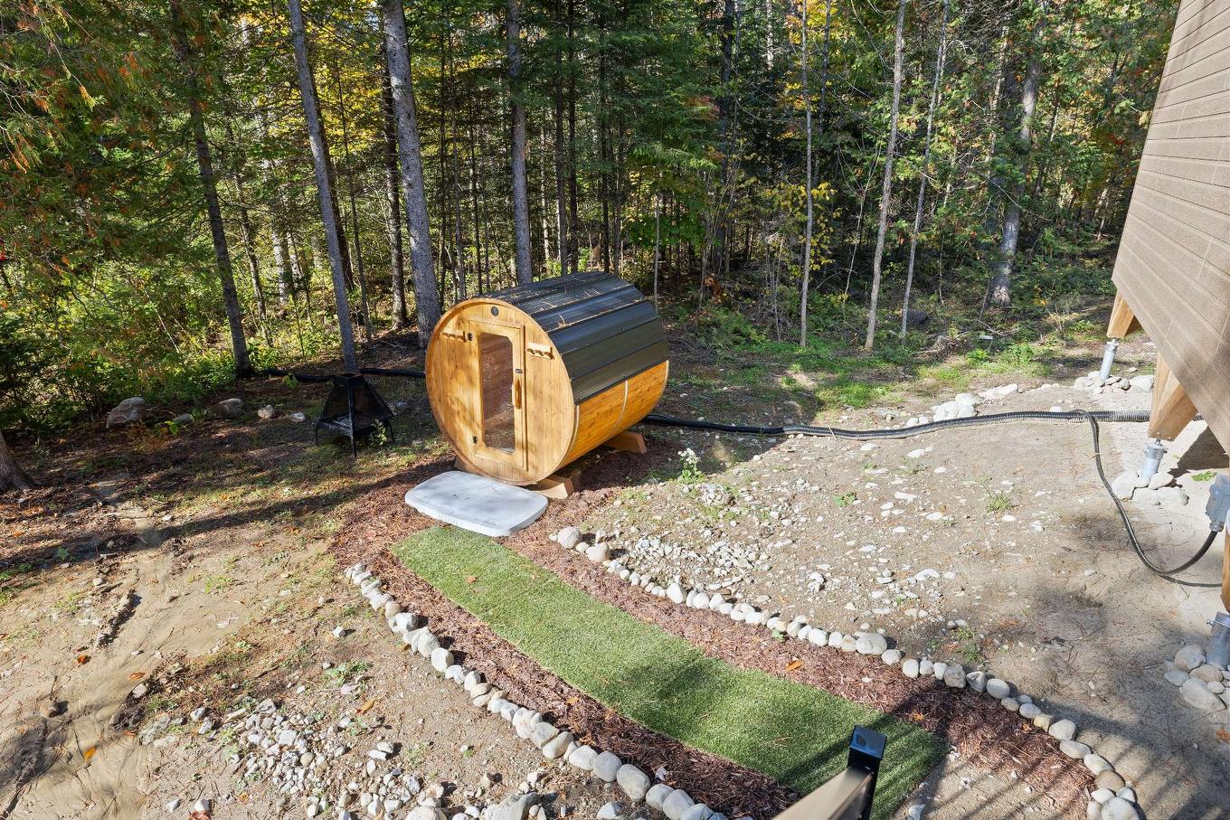 Sauna - 50 Rue Des Cougars, Saint-Côme, QC - Outdoor