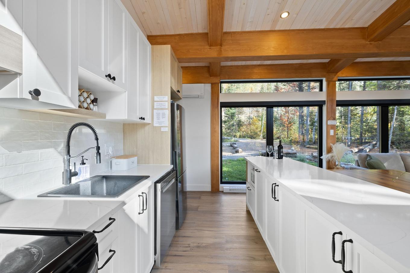 Kitchen - 50 Rue Des Cougars, Saint-Côme, QC - Indoor Photo Showing Kitchen With Upgraded Kitchen