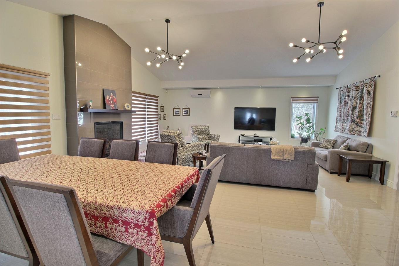 Living room - 402 Route Des Pionniers, Rouyn-Noranda, QC - Indoor