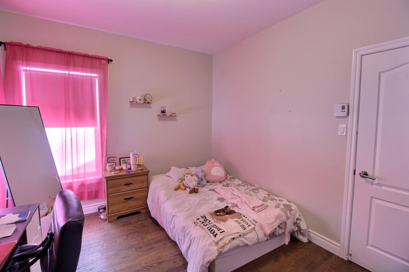 Bedroom - 402 Route Des Pionniers, Rouyn-Noranda, QC - Indoor Photo Showing Bedroom