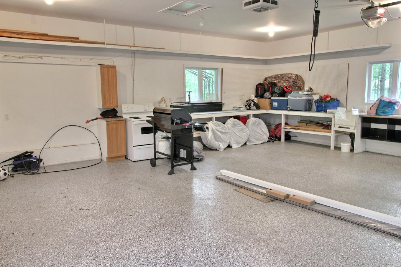 Garage - 402 Route Des Pionniers, Rouyn-Noranda, QC - Indoor