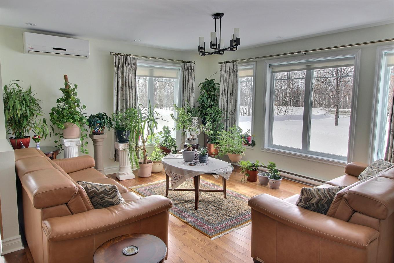 Living room - 402 Route Des Pionniers, Rouyn-Noranda, QC - Indoor Photo Showing Living Room