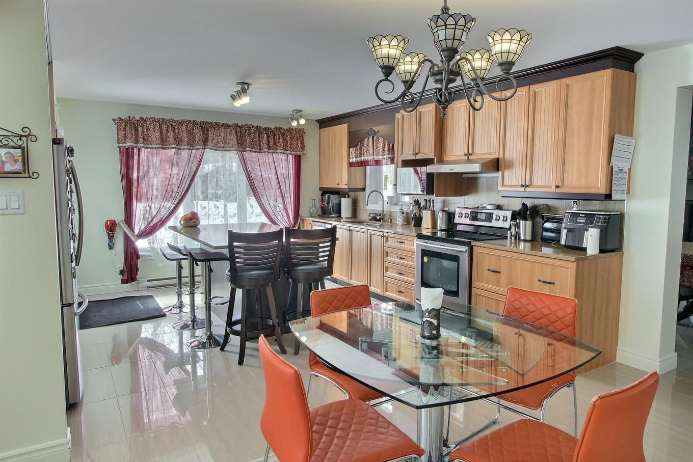 Kitchen - 402 Route Des Pionniers, Rouyn-Noranda, QC - Indoor Photo Showing Other Room