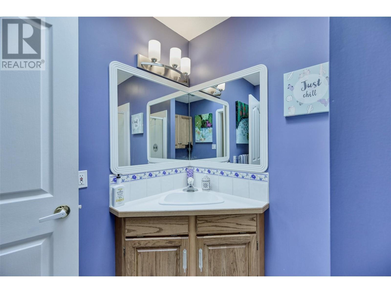 45 Harbour Key Drive, Osoyoos, BC - Indoor Photo Showing Bathroom
