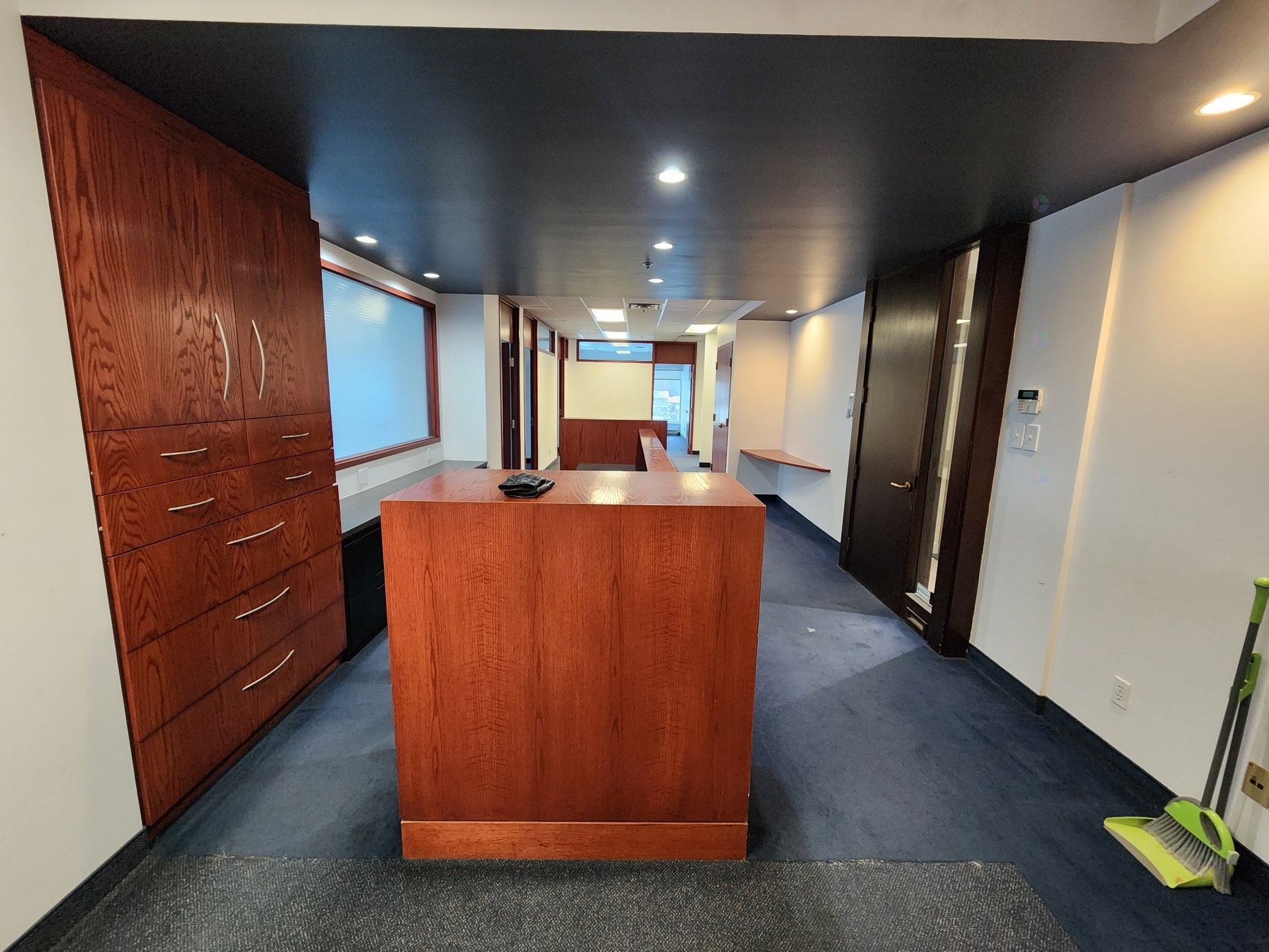 Bureau - 325-4650 Boul. Des Laurentides, Laval (Vimont), QC - Indoor Photo Showing Other Room