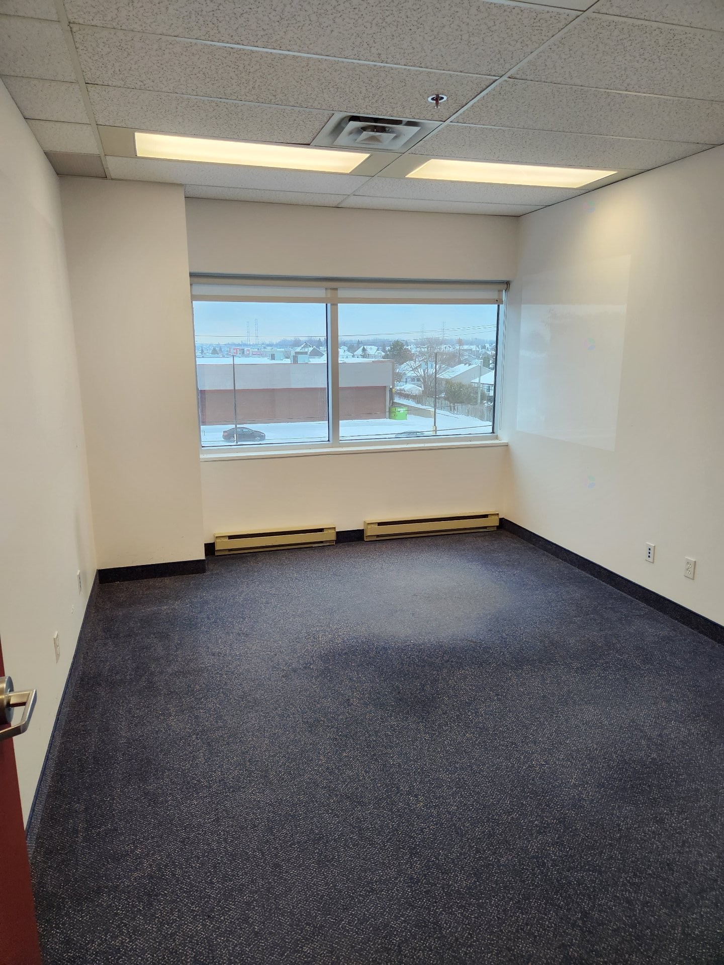 Bureau - 325-4650 Boul. Des Laurentides, Laval (Vimont), QC - Indoor Photo Showing Other Room
