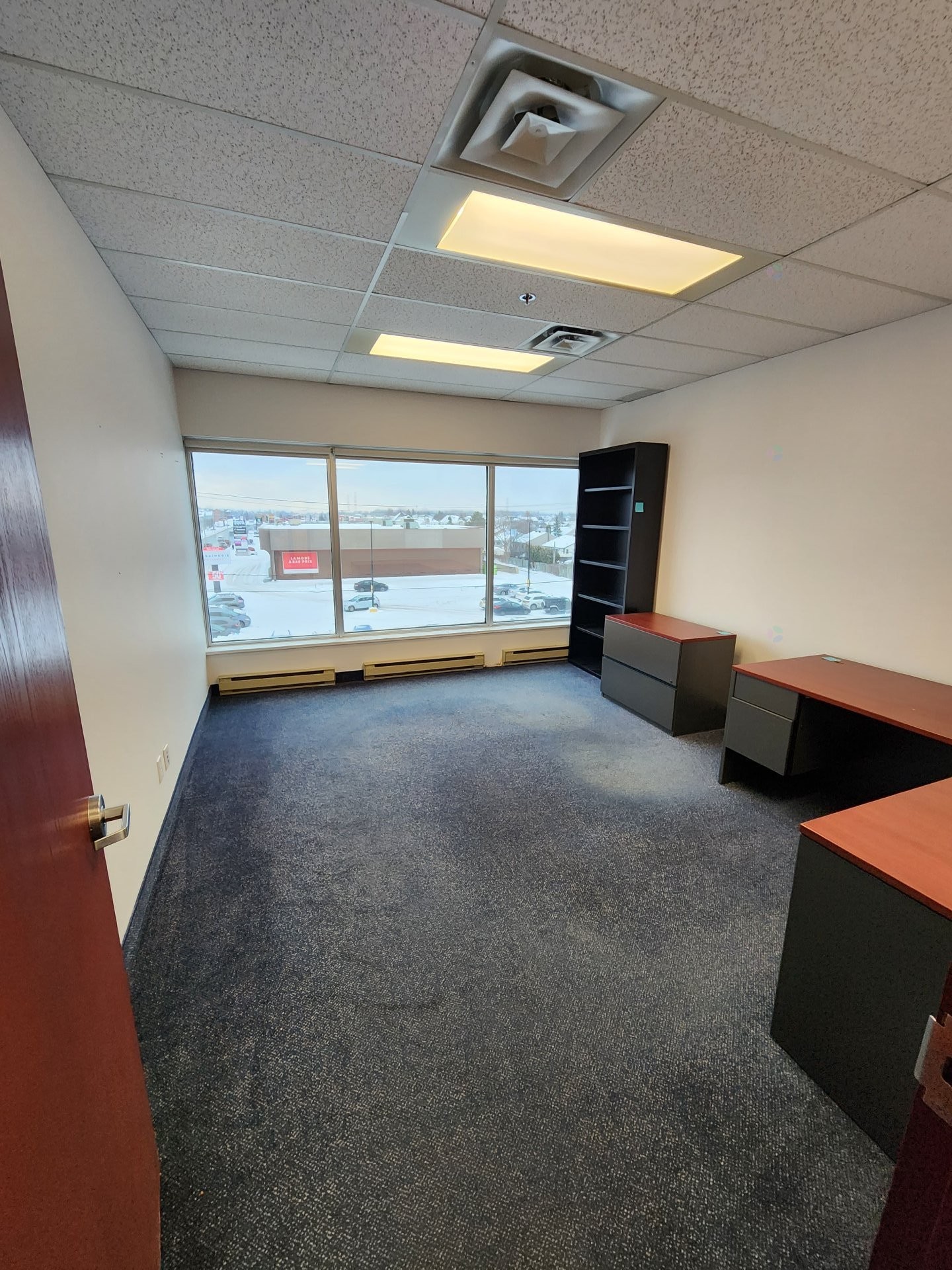 Bureau - 325-4650 Boul. Des Laurentides, Laval (Vimont), QC - Indoor Photo Showing Other Room