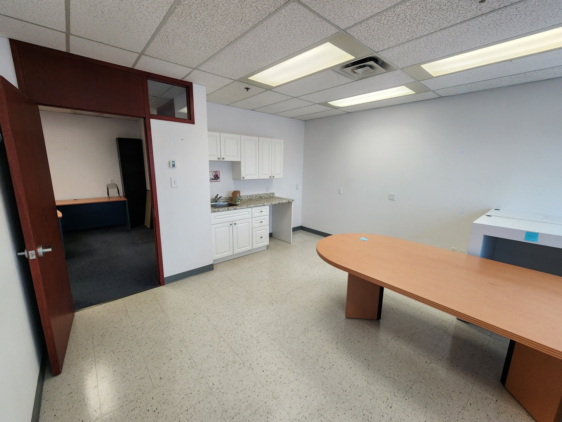 Coin-repas - 325-4650 Boul. Des Laurentides, Laval (Vimont), QC - Indoor