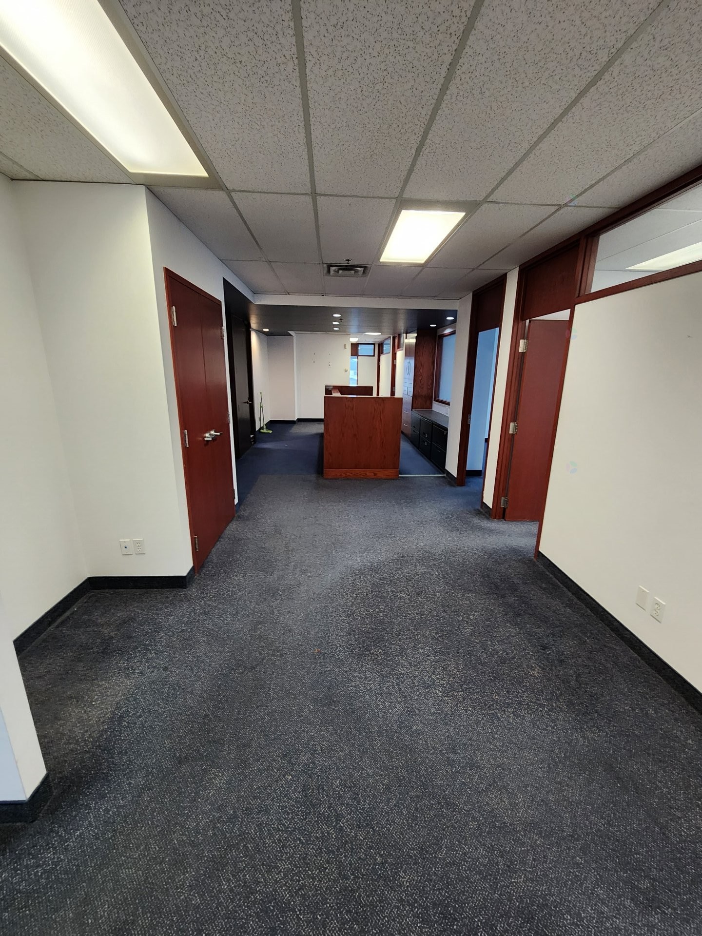 Bureau - 325-4650 Boul. Des Laurentides, Laval (Vimont), QC - Indoor Photo Showing Other Room
