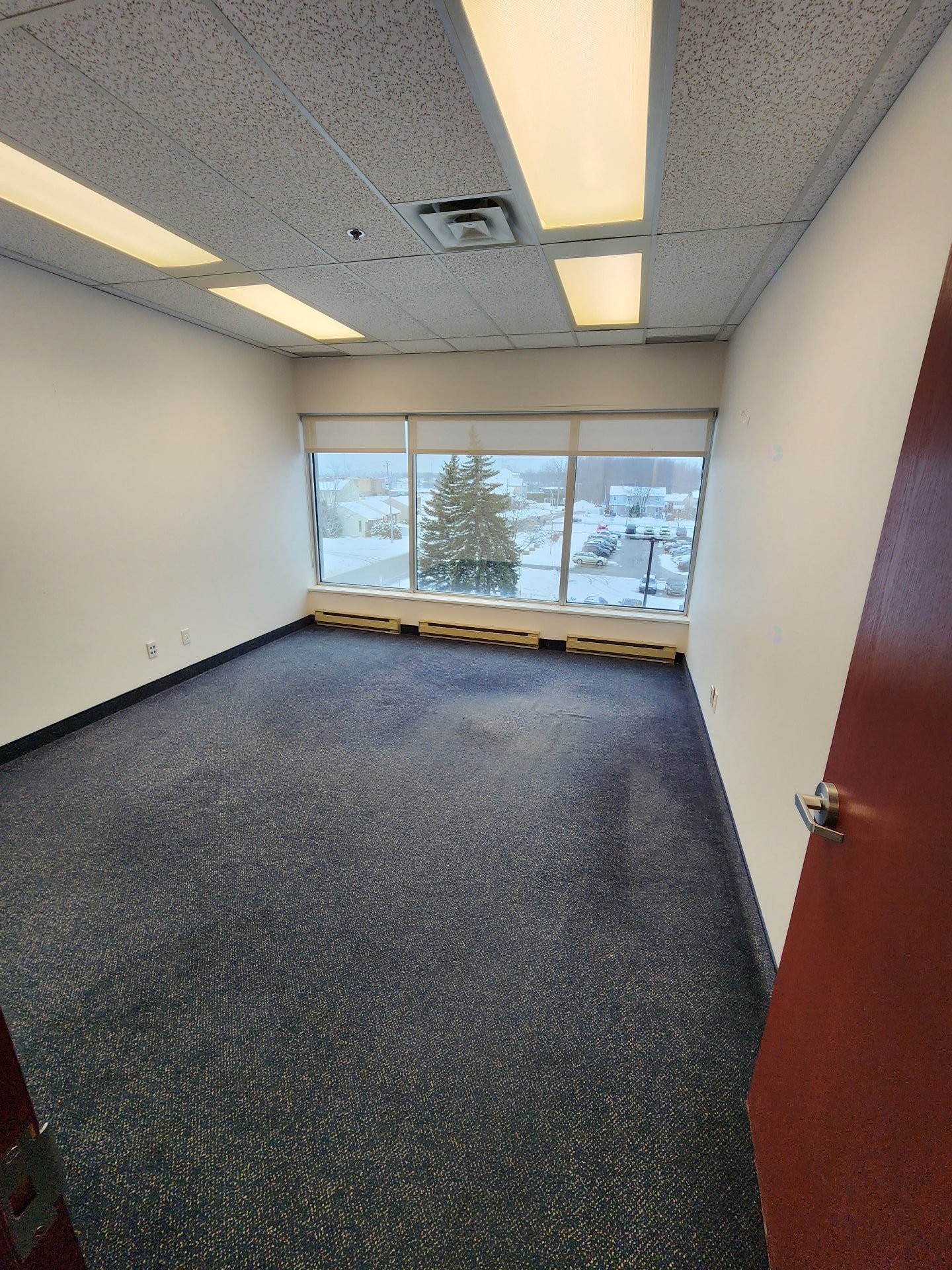 Bureau - 325-4650 Boul. Des Laurentides, Laval (Vimont), QC - Indoor Photo Showing Other Room
