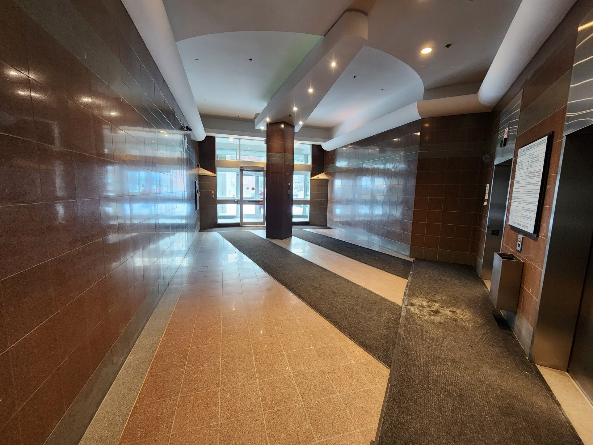 Hall d'entrée/Vestibule - 325-4650 Boul. Des Laurentides, Laval (Vimont), QC - Indoor Photo Showing Other Room