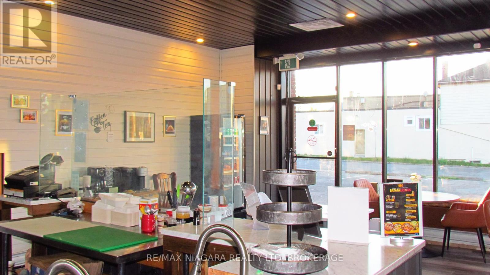 2 - 6119 Main Street, Niagara Falls (Dorchester), ON