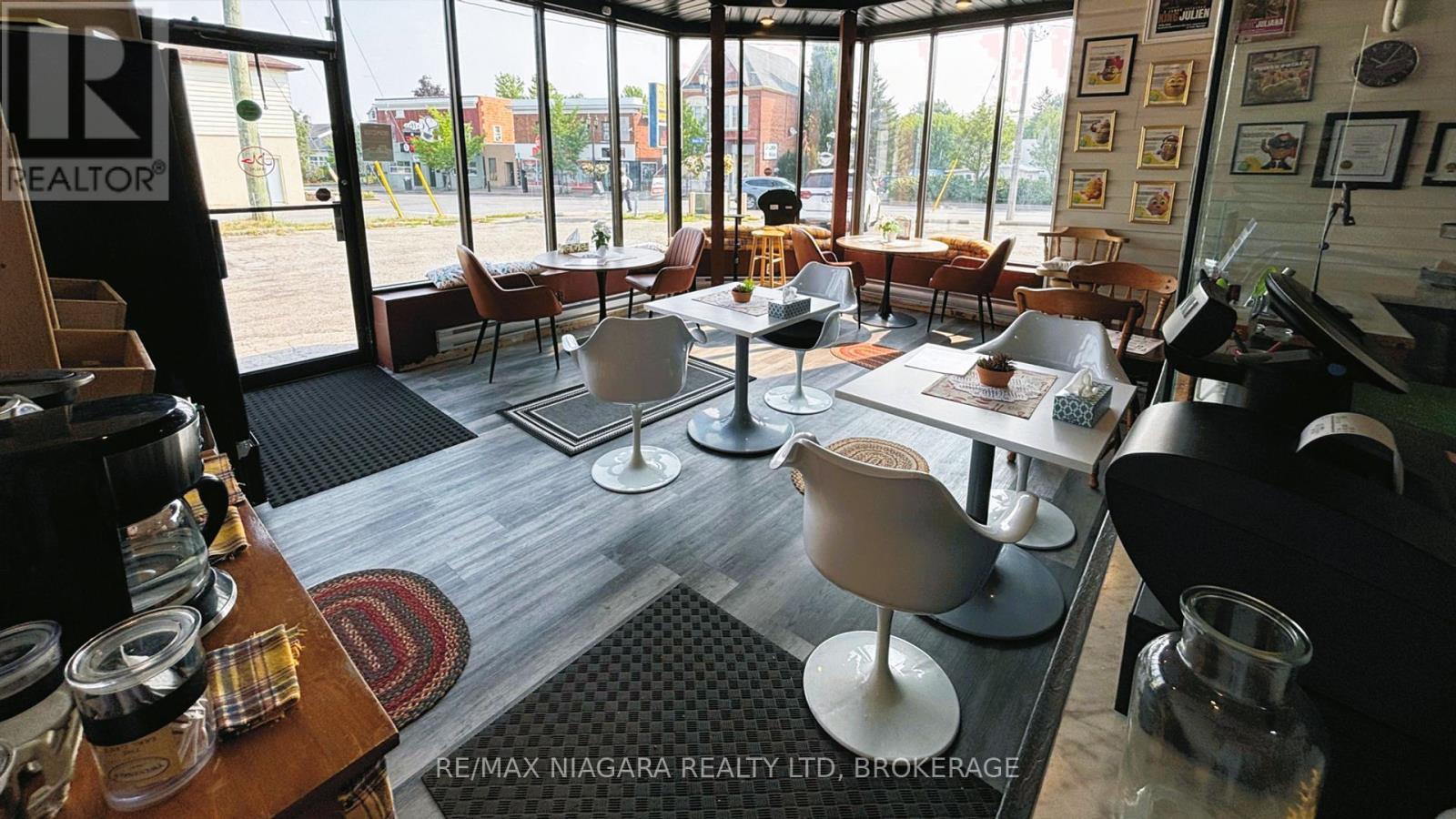 2 - 6119 Main Street, Niagara Falls (Dorchester), ON