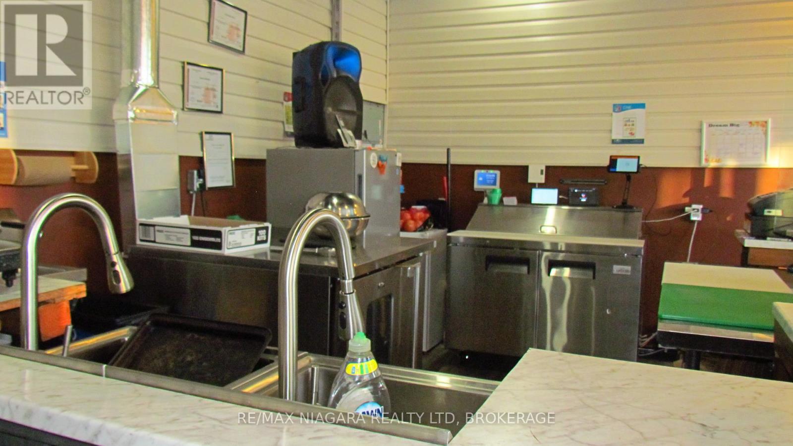 2 - 6119 Main Street, Niagara Falls (Dorchester), ON