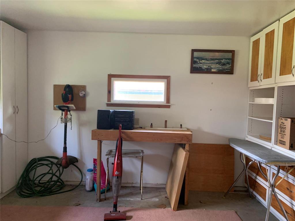 57 Jamaica Street, Gladstone, MB - Indoor