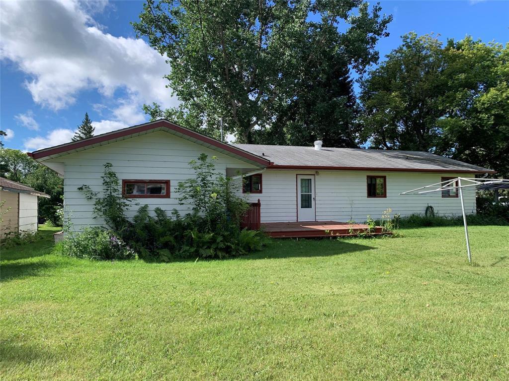 57 Jamaica Street, Gladstone, MB - Outdoor