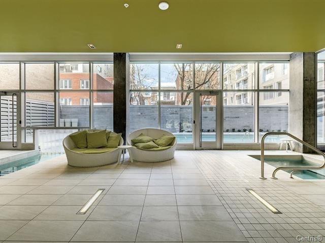 Pool - 907-1414 Rue Chomedey, Montréal (Ville-Marie), QC - Indoor Photo Showing Other Room With In Ground Pool