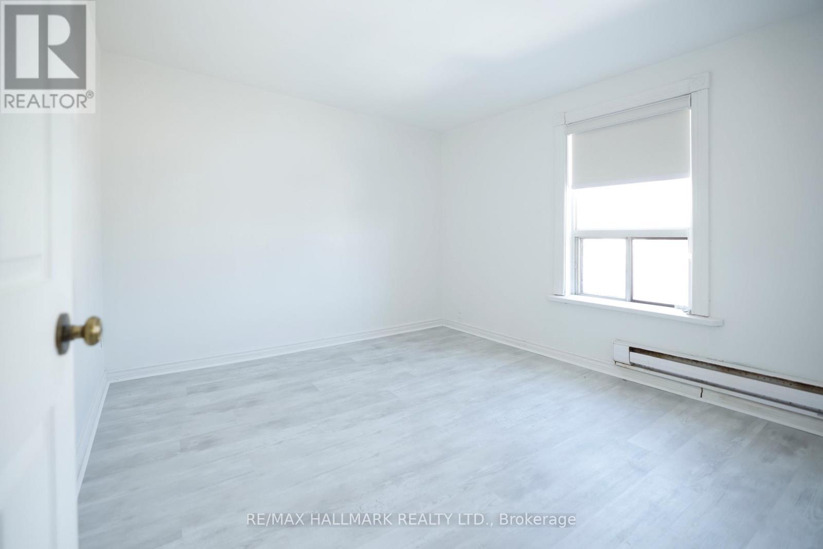 3 - 37 Holland Street W, Bradford West Gwillimbury, ON