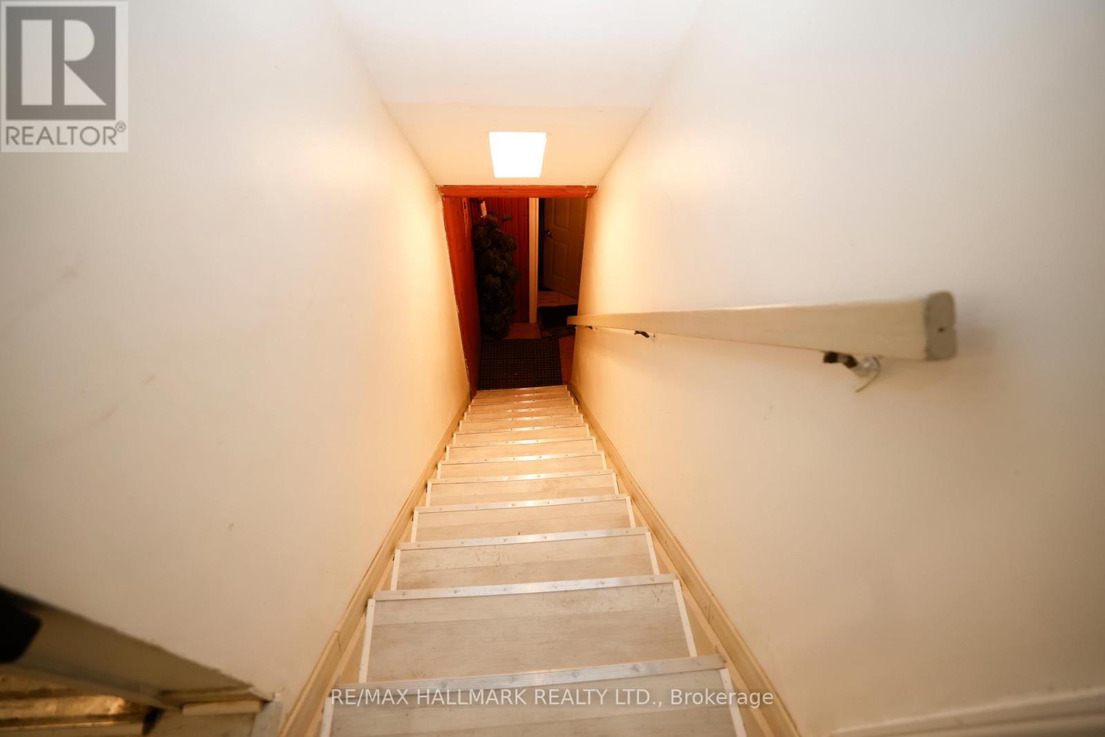 3 - 37 Holland Street W, Bradford West Gwillimbury, ON