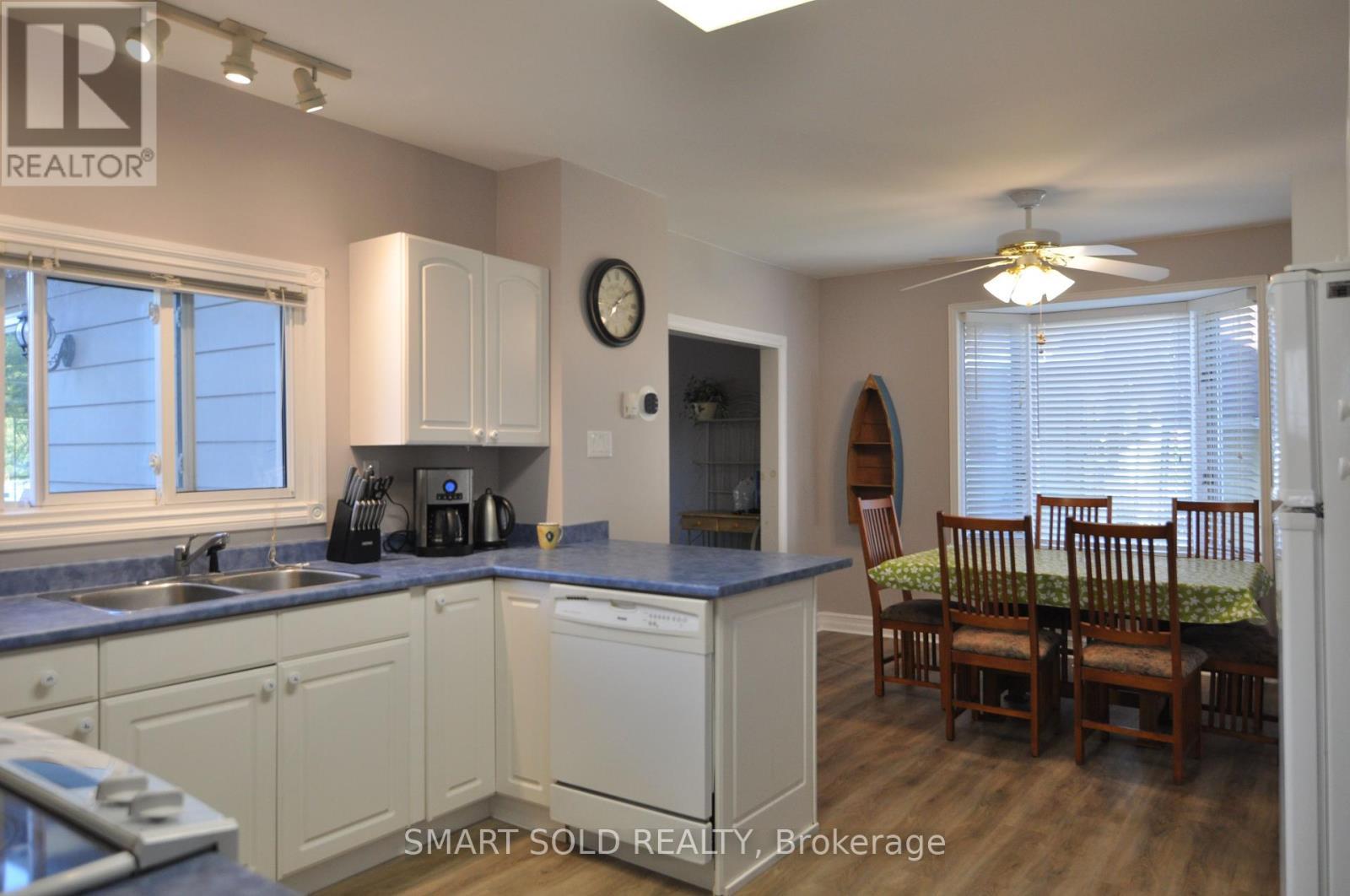 75 Lake Avenue, Ramara, ON - Indoor Photo Showing Other Room