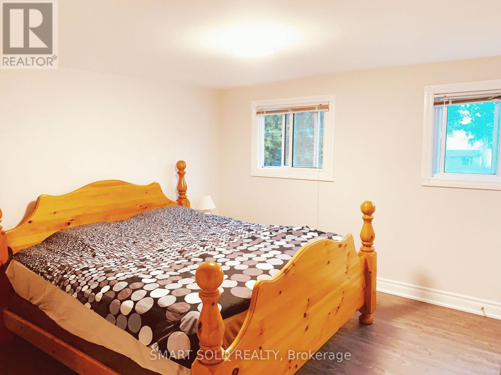 75 Lake Avenue, Ramara, ON - Indoor Photo Showing Bedroom