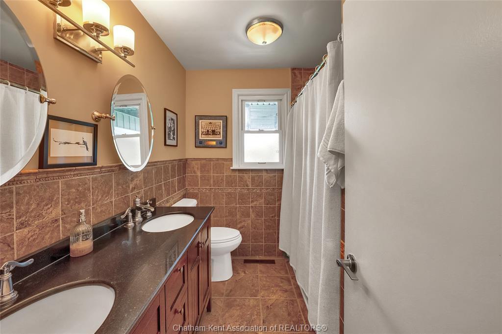 7677 Riverview Line, Chatham, ON