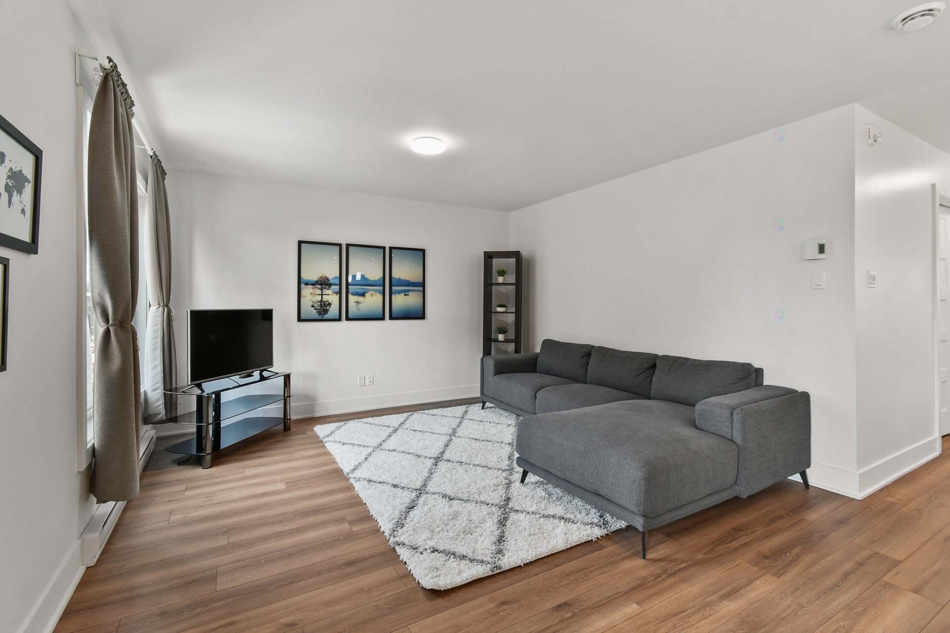 Salon - 301-60 Rue Chénier, Saint-Philippe, QC - Indoor Photo Showing Living Room