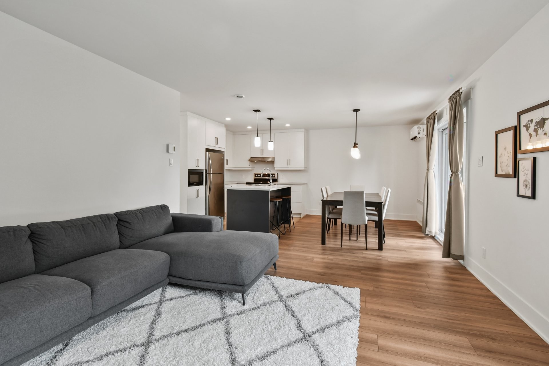 Vue d'ensemble - 301-60 Rue Chénier, Saint-Philippe, QC - Indoor Photo Showing Living Room