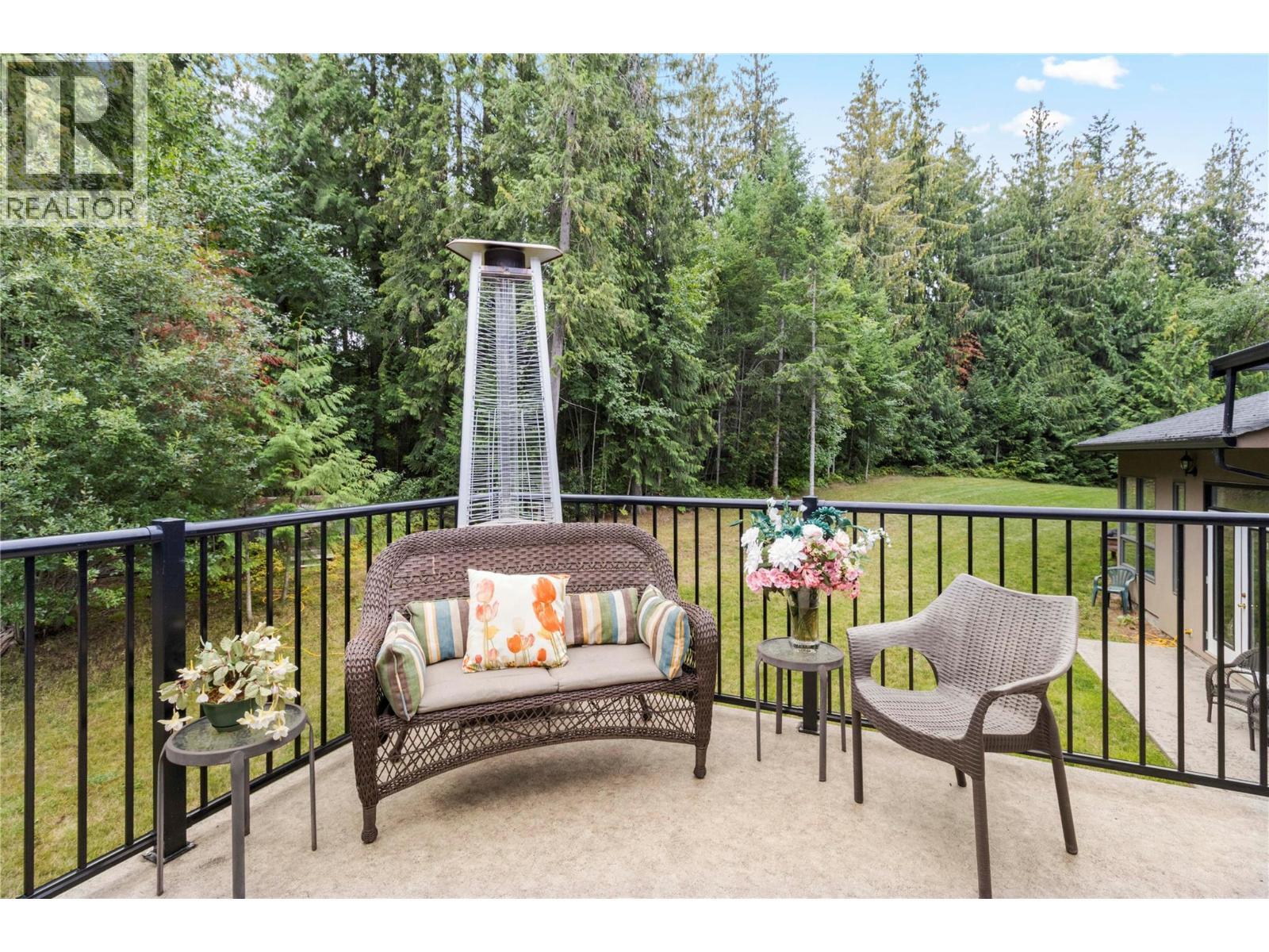 2746 Balmoral Road, Blind Bay, BC - Outdoor With Exterior