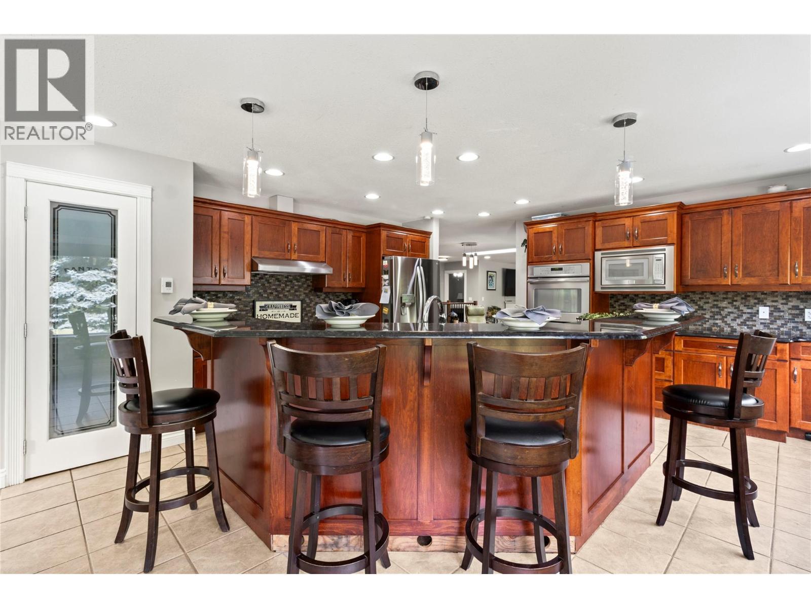 2746 Balmoral Road, Blind Bay, BC - Indoor Photo Showing Kitchen
