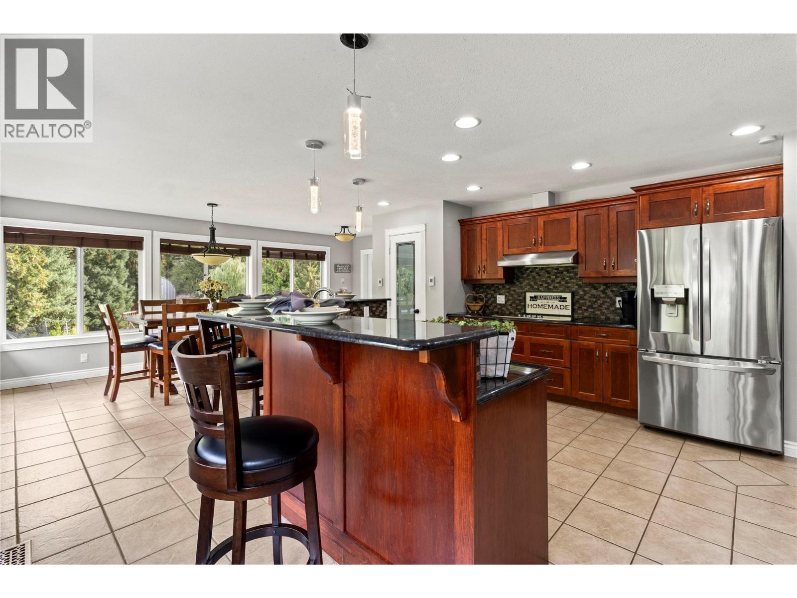 2746 Balmoral Road, Blind Bay, BC - Indoor Photo Showing Kitchen