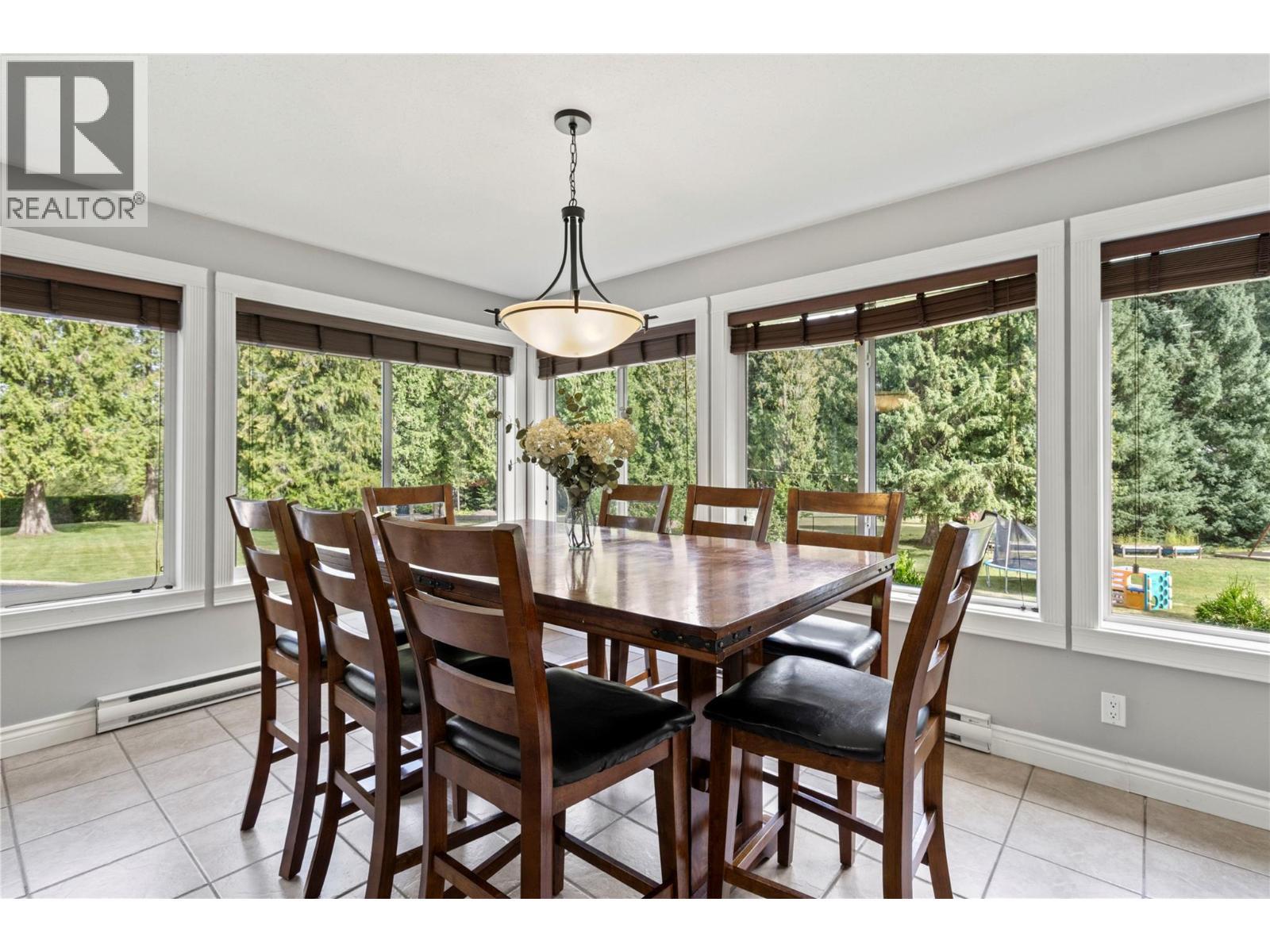 2746 Balmoral Road, Blind Bay, BC - Indoor Photo Showing Dining Room