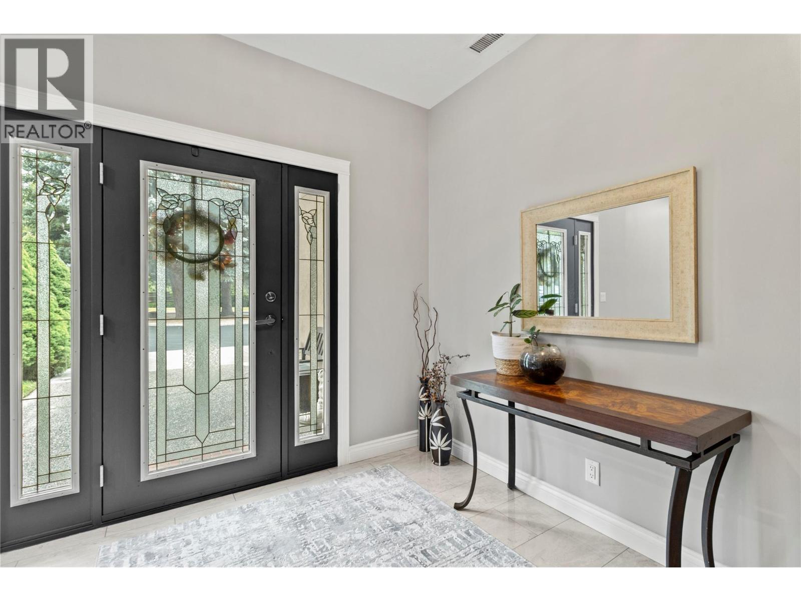 2746 Balmoral Road, Blind Bay, BC - Indoor Photo Showing Other Room